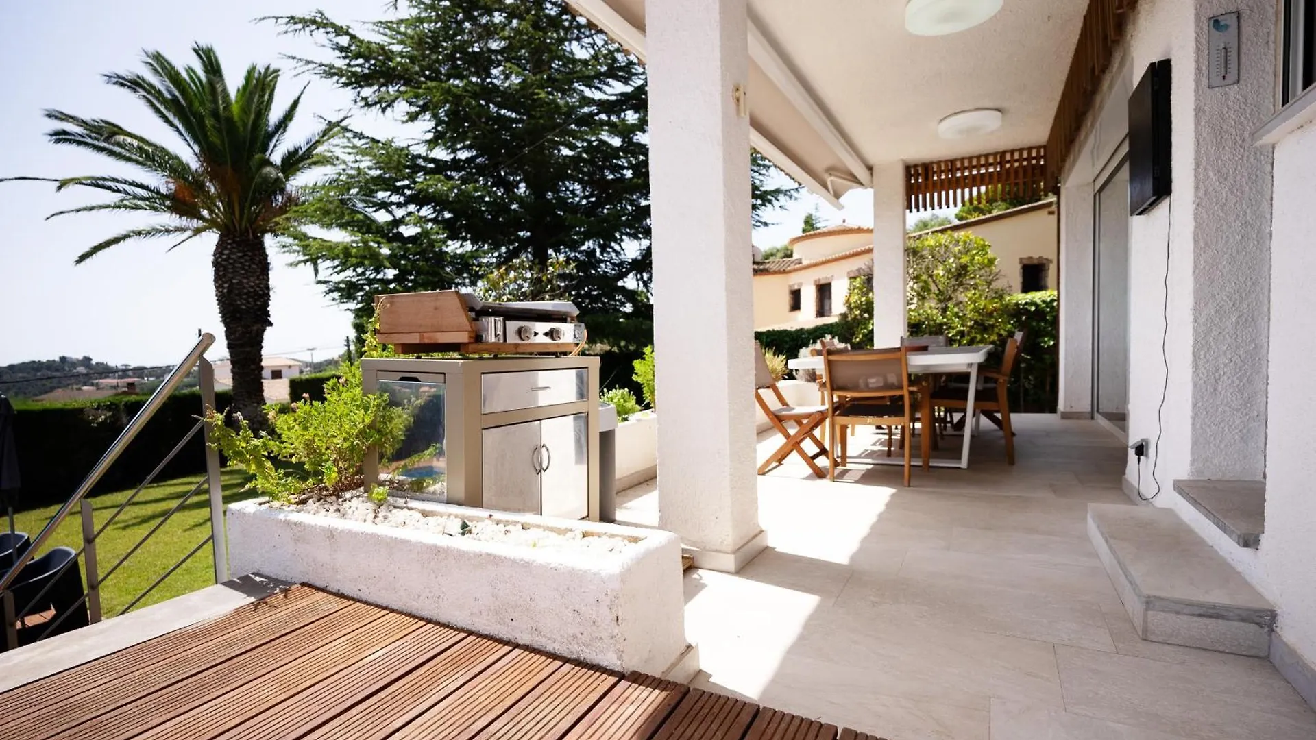 Дом отдыха Villa Rosa By Alventholidays Калонже