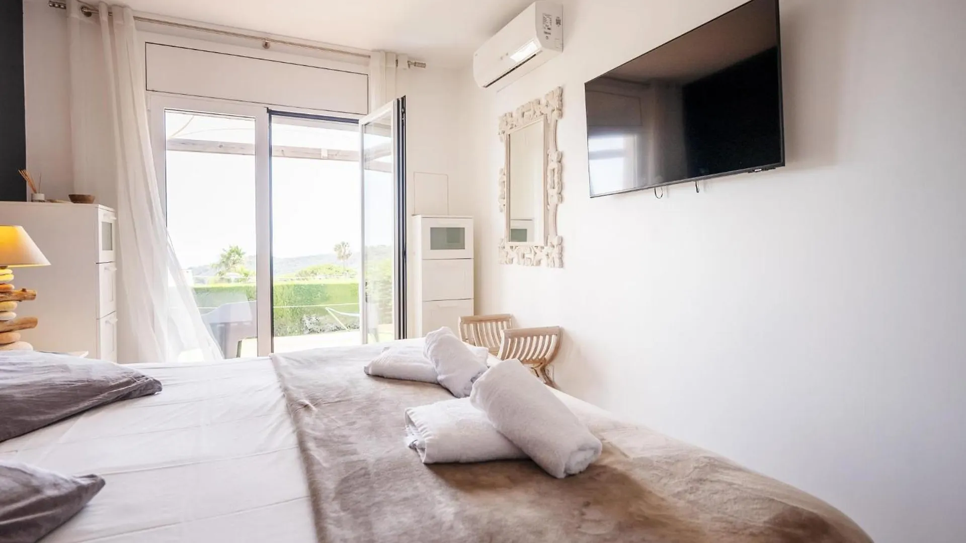 Villa Rosa By Alventholidays Калонже 0*,